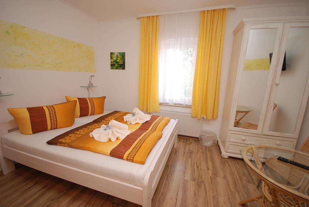Landpension Bielatal - Raum Habitación foto