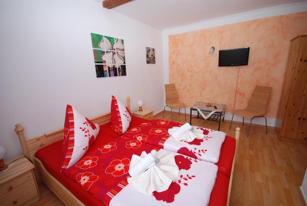 Landpension Bielatal - Raum Habitación foto